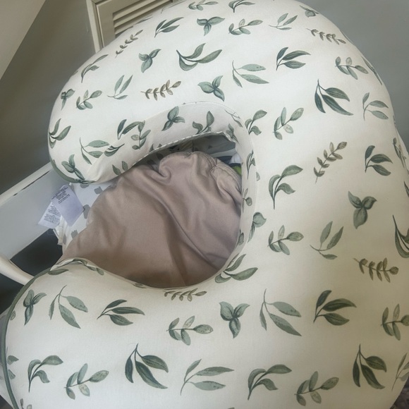 Leaf Print Nursing Pillow - Picture 1 of 1
